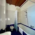 شقة Il Girasole مانديلو ديل لاريو